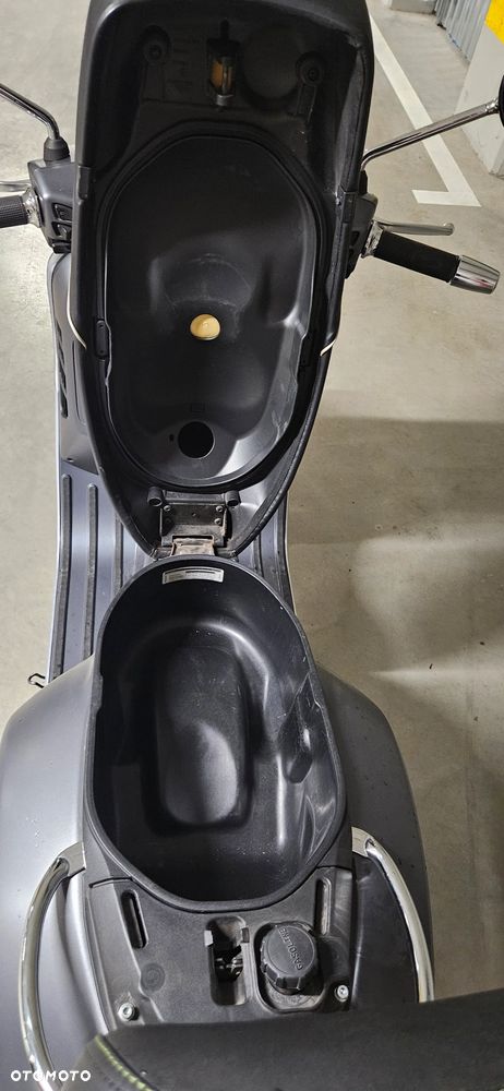 Piaggio Vespa - 25