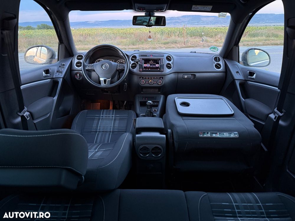 Volkswagen Tiguan 2.0 TDI SCR BlueMotion Technology Lounge Sport & Style - 8