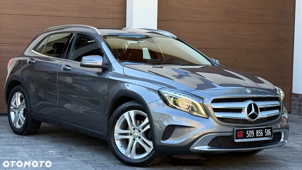 Mercedes-Benz GLA - 38