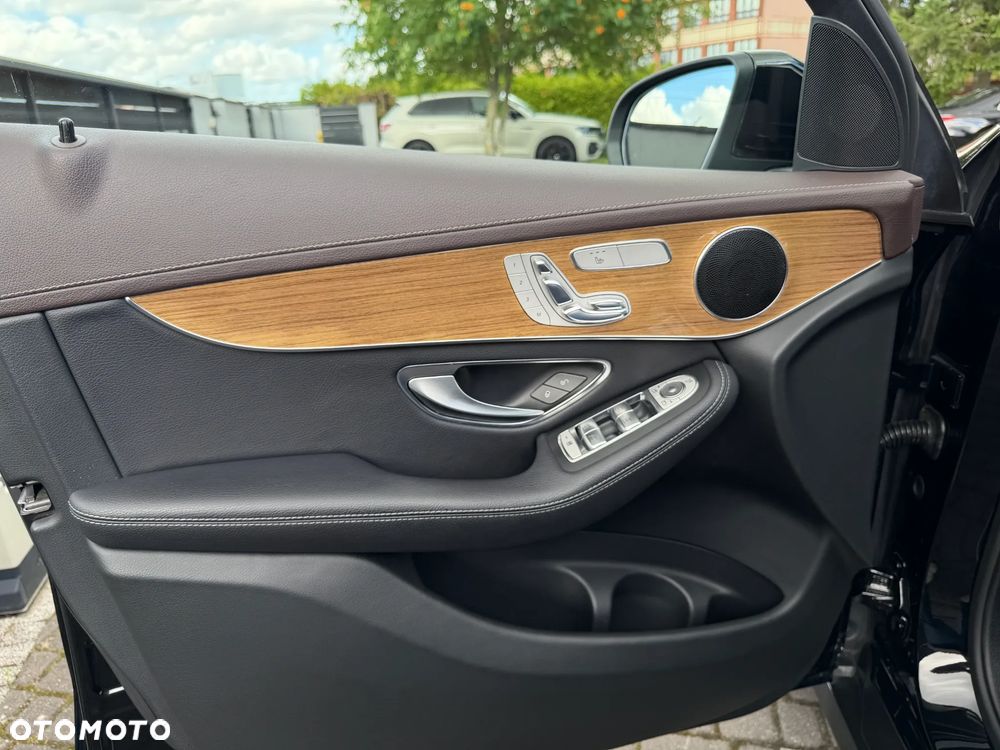 Mercedes-Benz GLC - 29