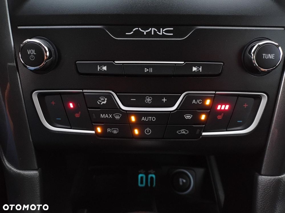 Ford Mondeo 2.0 Hybrid Trend - 16