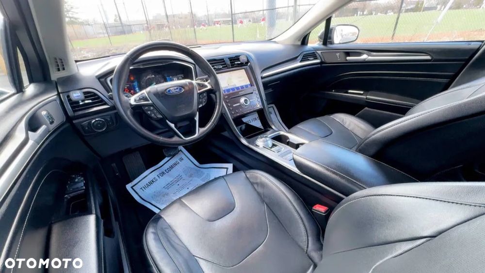Ford Fusion 2.0 EcoBoost Titanium - 19