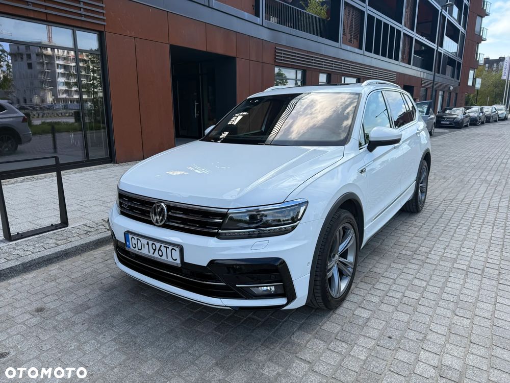 Volkswagen Tiguan - 1
