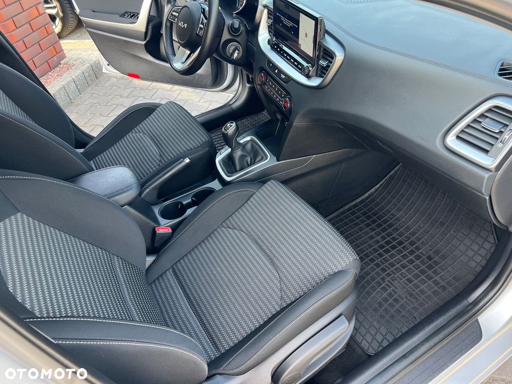 Kia Ceed - 13
