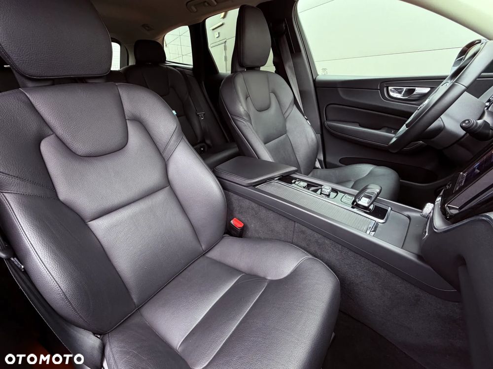 Volvo XC 60 B4 D Geartronic Momentum - 28