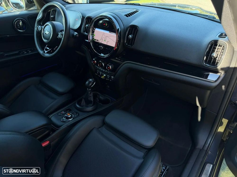 MINI Countryman Cooper SE ALL4 Auto - 16