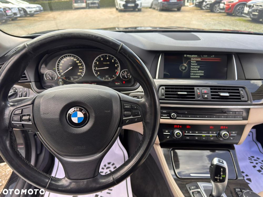 BMW Seria 5 528i xDrive Sport-Aut Luxury Line - 12