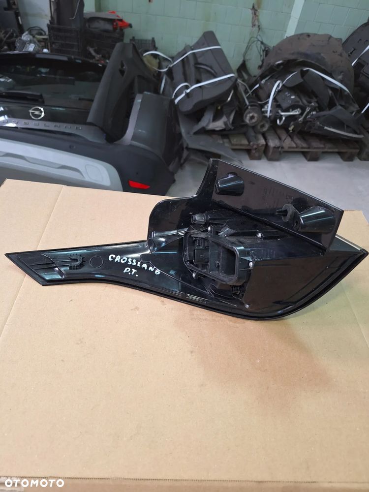 OPEL CROSSLAND lift  21R lampa prawa lewa  tył w błotnik - 16