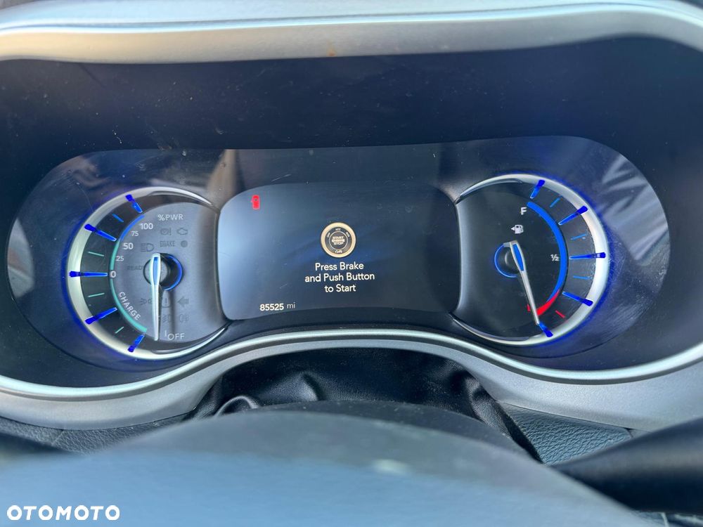 Chrysler Pacifica - 12