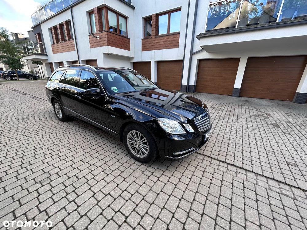Mercedes-Benz E-Class 2012 photo 3