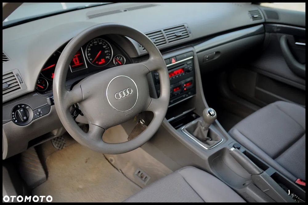 Audi A4 Limousine - 5