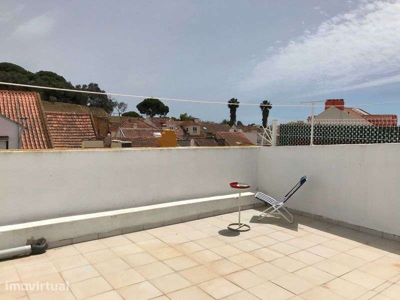 Casa para arrendar no Seixal, frente ao rio e a Lisboa - Grande imagem: 4/12