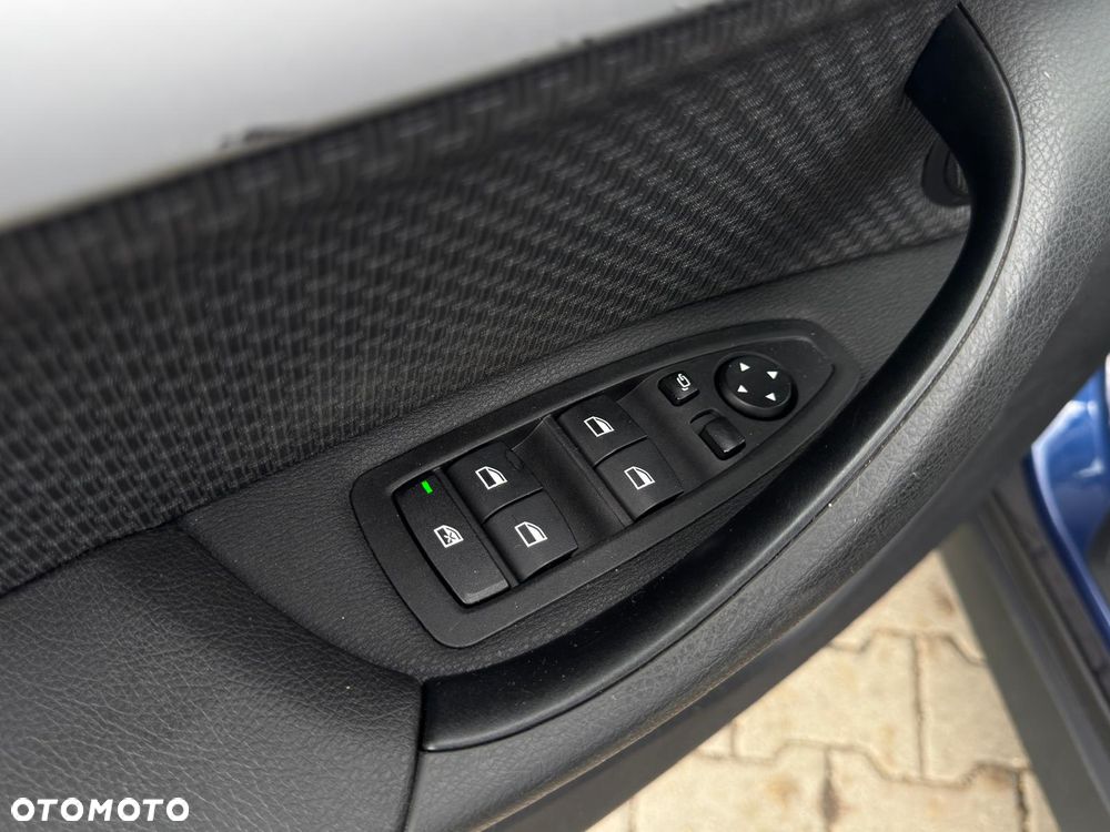 BMW X1 sDrive18d Advantage sport - 17