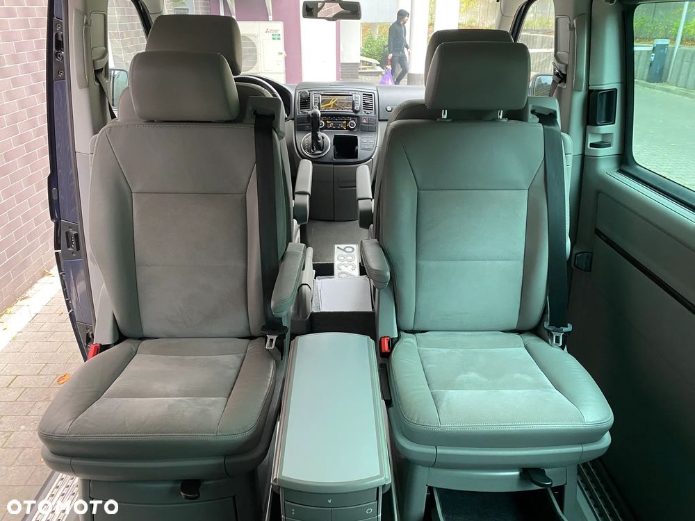 Volkswagen Multivan - 28