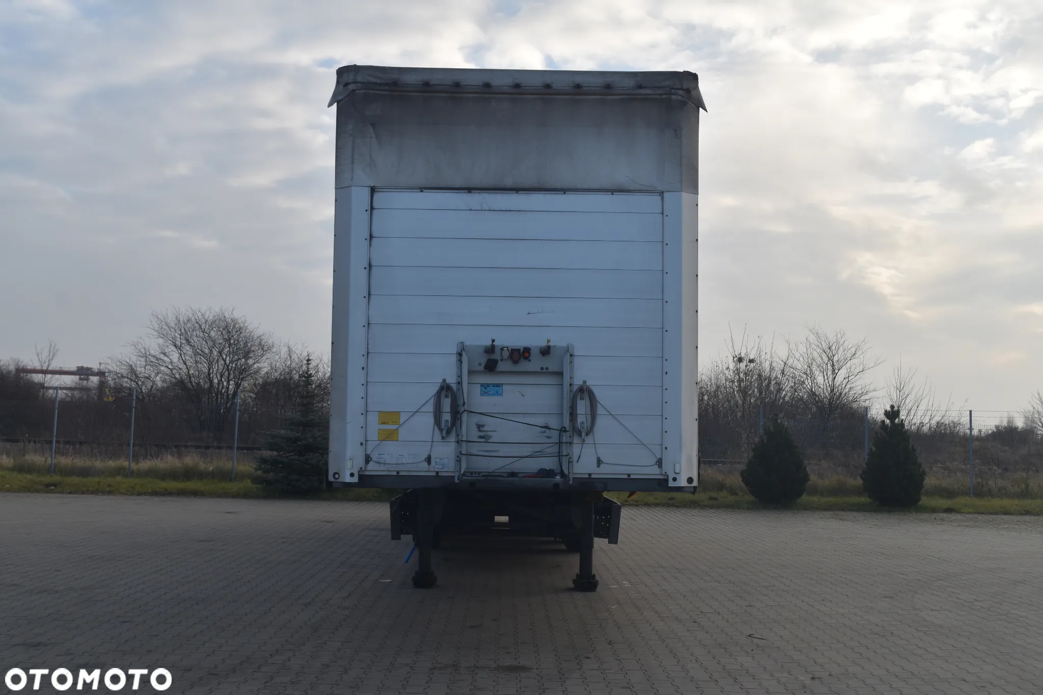Schmitz Cargobull SCB - 3