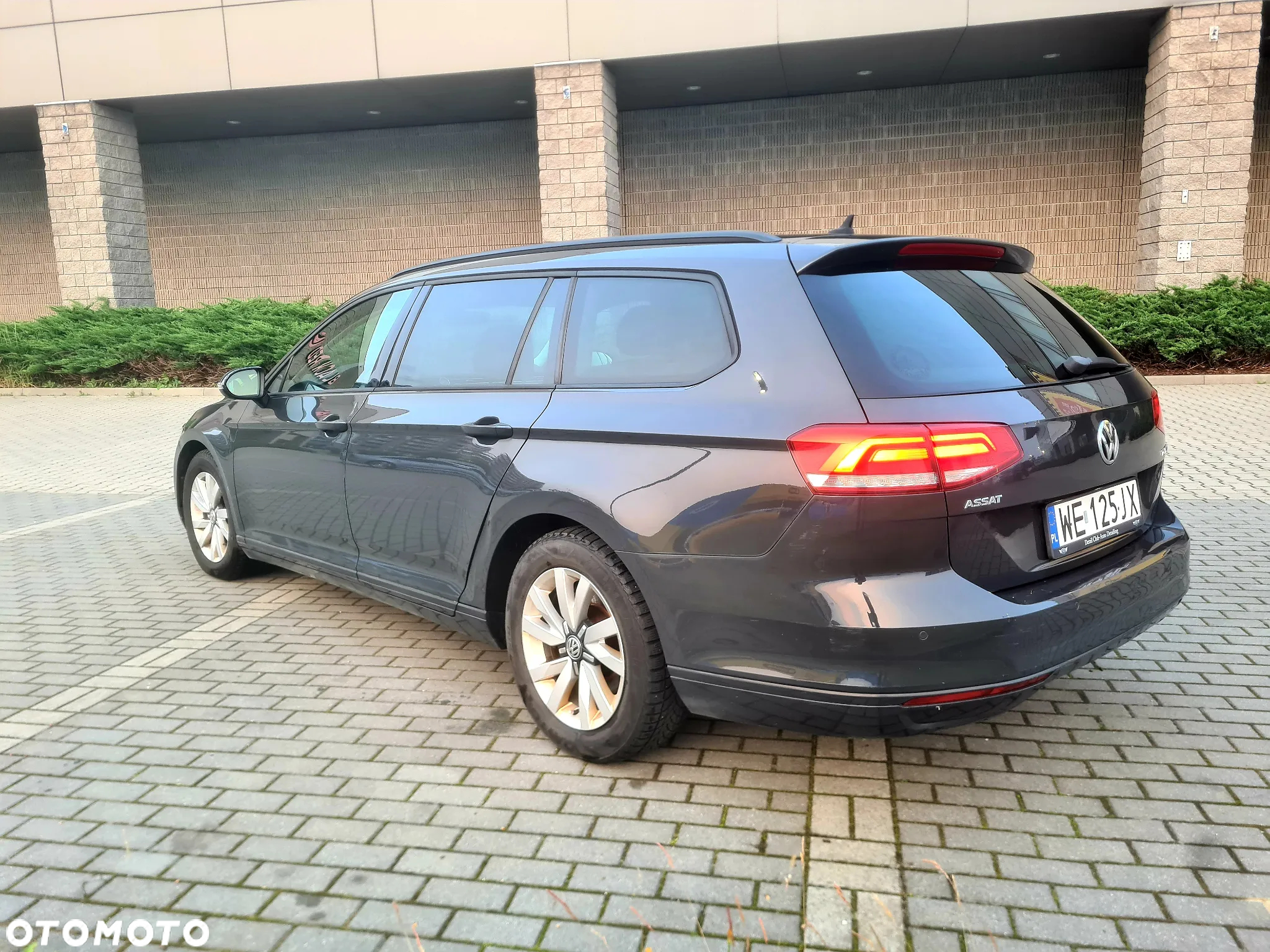 Volkswagen Passat 1.6 TDI BMT Trendline - 11
