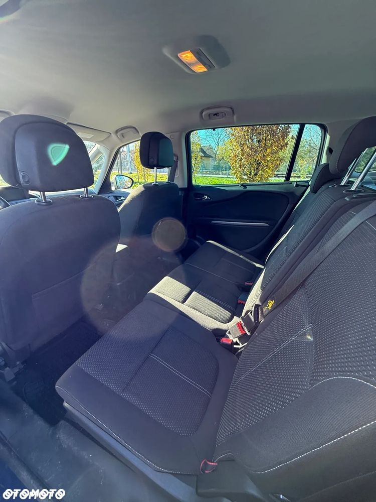 Opel Zafira - 11