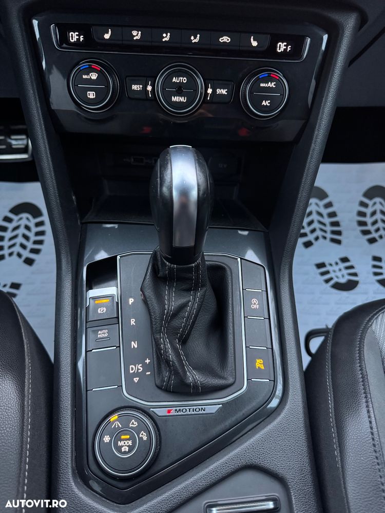 Volkswagen Tiguan 2.0 TDI SCR 4MOTION DSG R-Line - 29