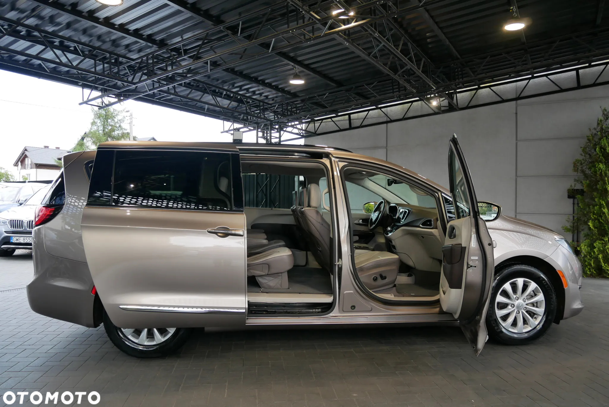 Chrysler Pacifica - 7