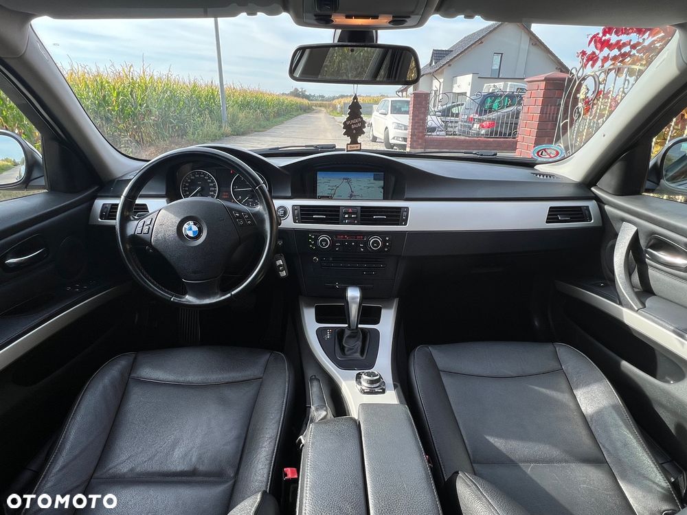 BMW Seria 3 318d DPF Edition Sport - 33
