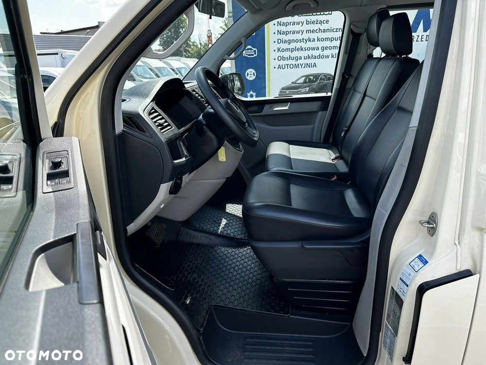 Volkswagen Caravelle - 16