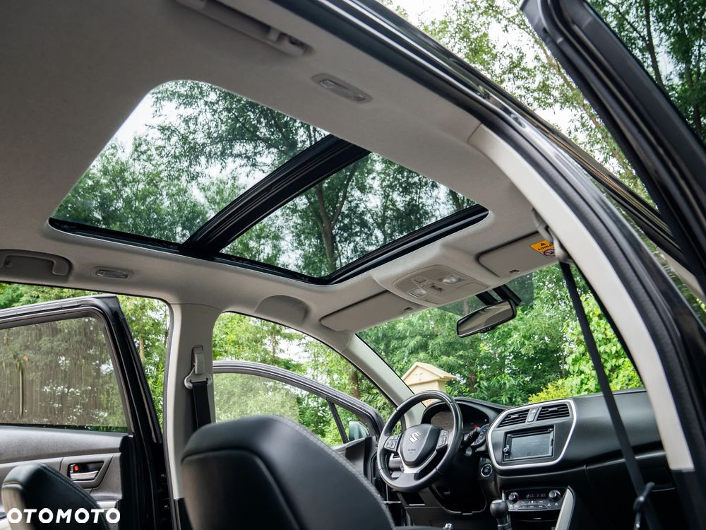 Suzuki SX4 S-Cross 1.6 Premium 4WD - 30