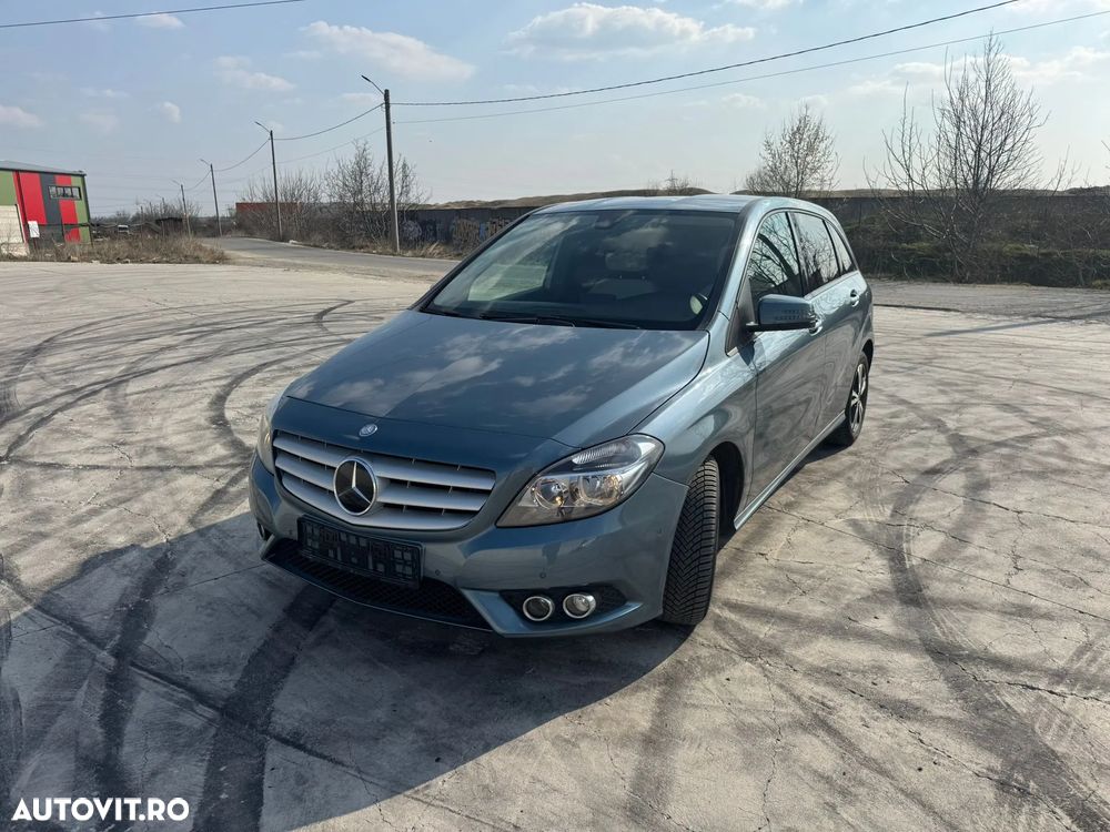 Mercedes-Benz B 180 - 13