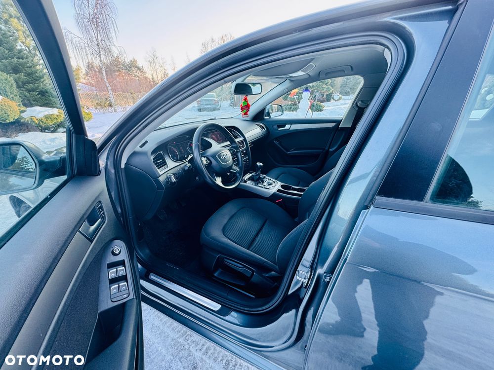 Audi A4 Limousine - 10