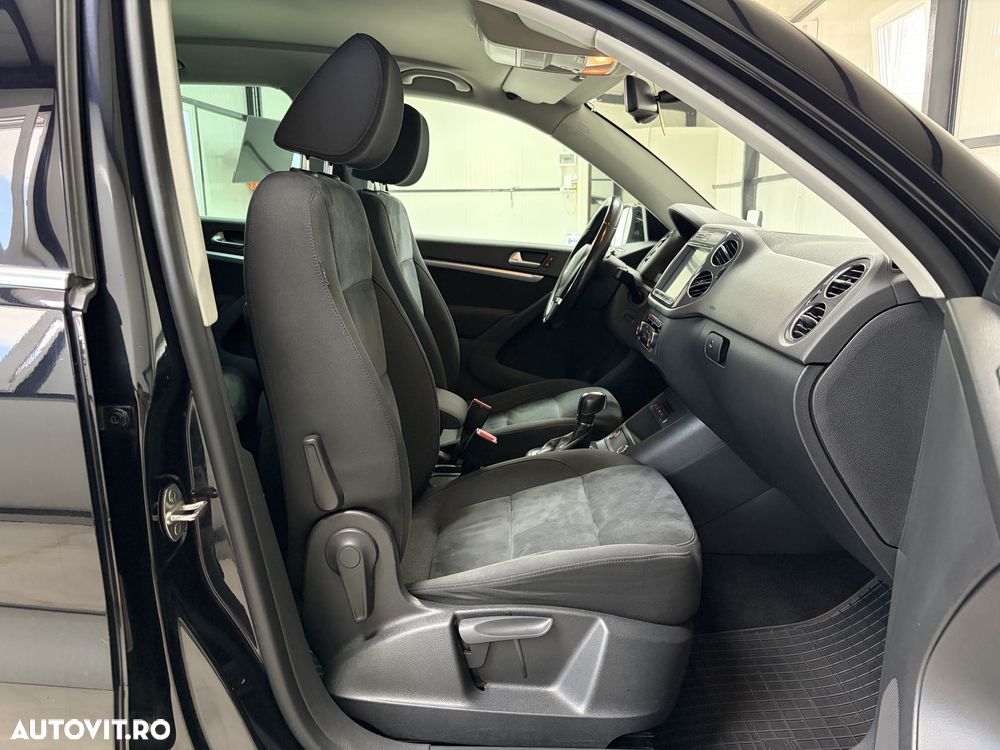 Volkswagen Tiguan 2.0 TDI 4Motion DSG Sport & Style - 23