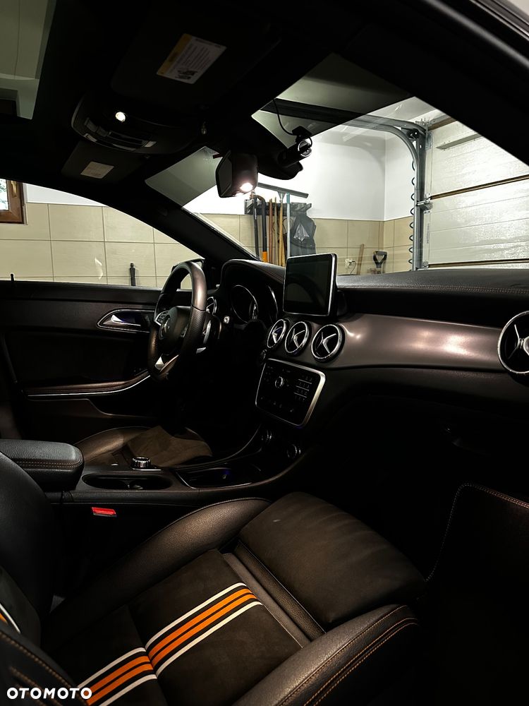 Mercedes-Benz CLA 250 7G-DCT AMG Line - 21