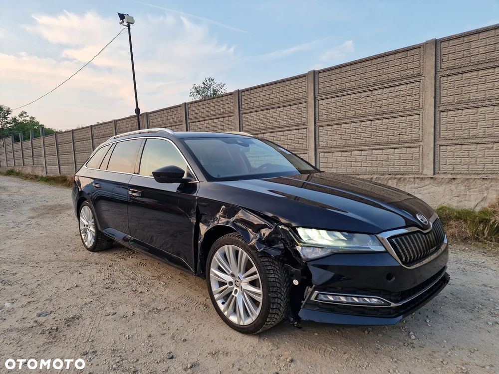 Skoda Superb ver-combi-1-4-tsi-iv-dsg-style - 2