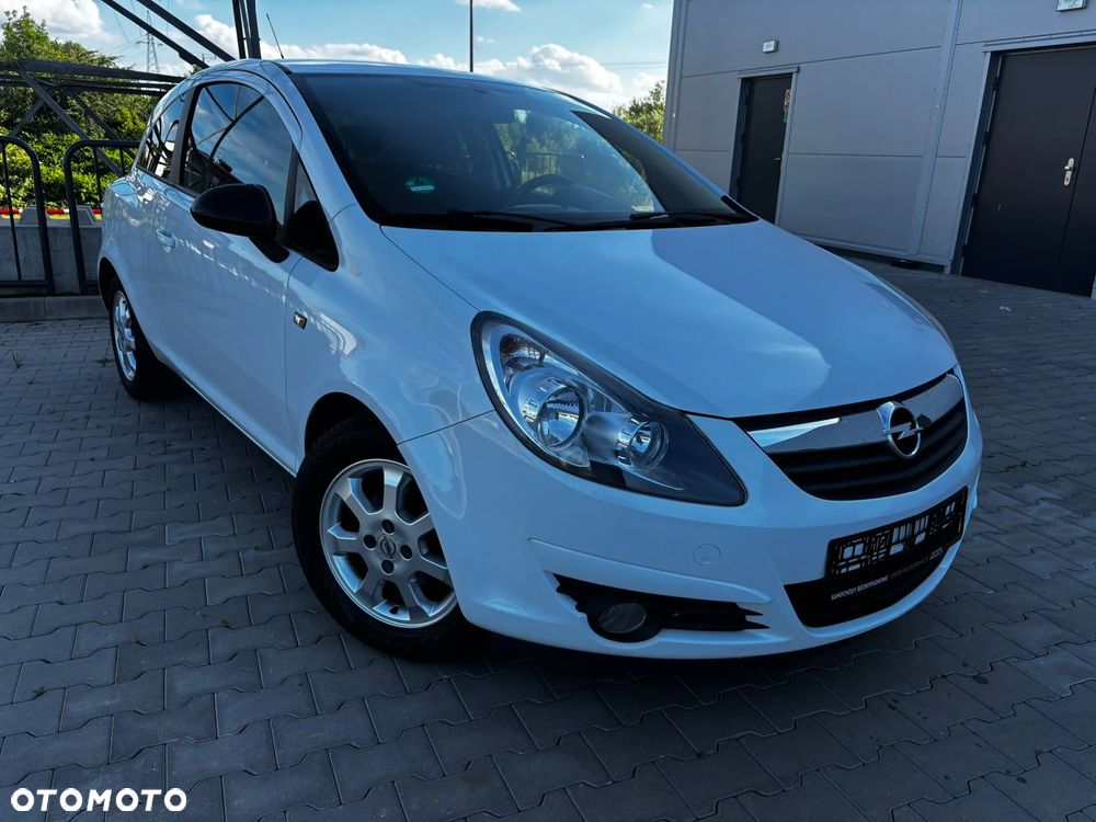 Opel Corsa 1.4 16V Color Edition - 1