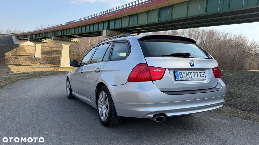 BMW Seria 3 320d xDrive - 6