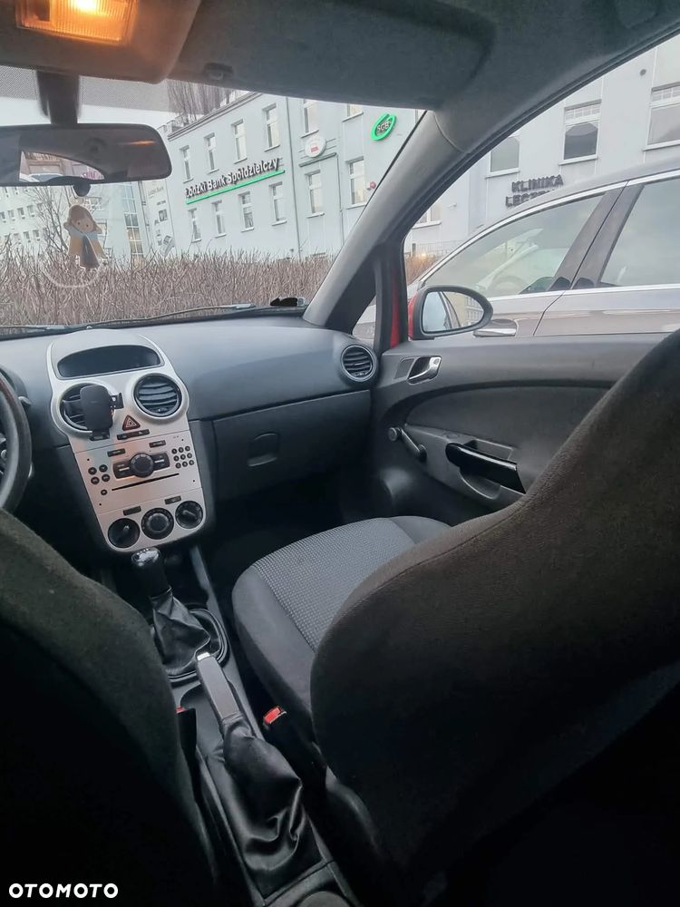 Opel Corsa 1.2 16V Essentia - 10