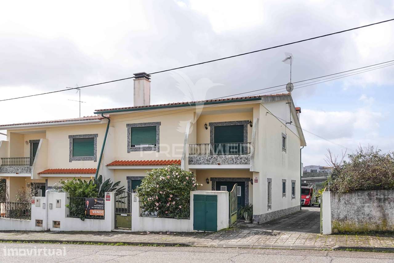 Moradia Geminada V4, Casais de Revelhos – Abrantes. - Grande imagem: 2/32
