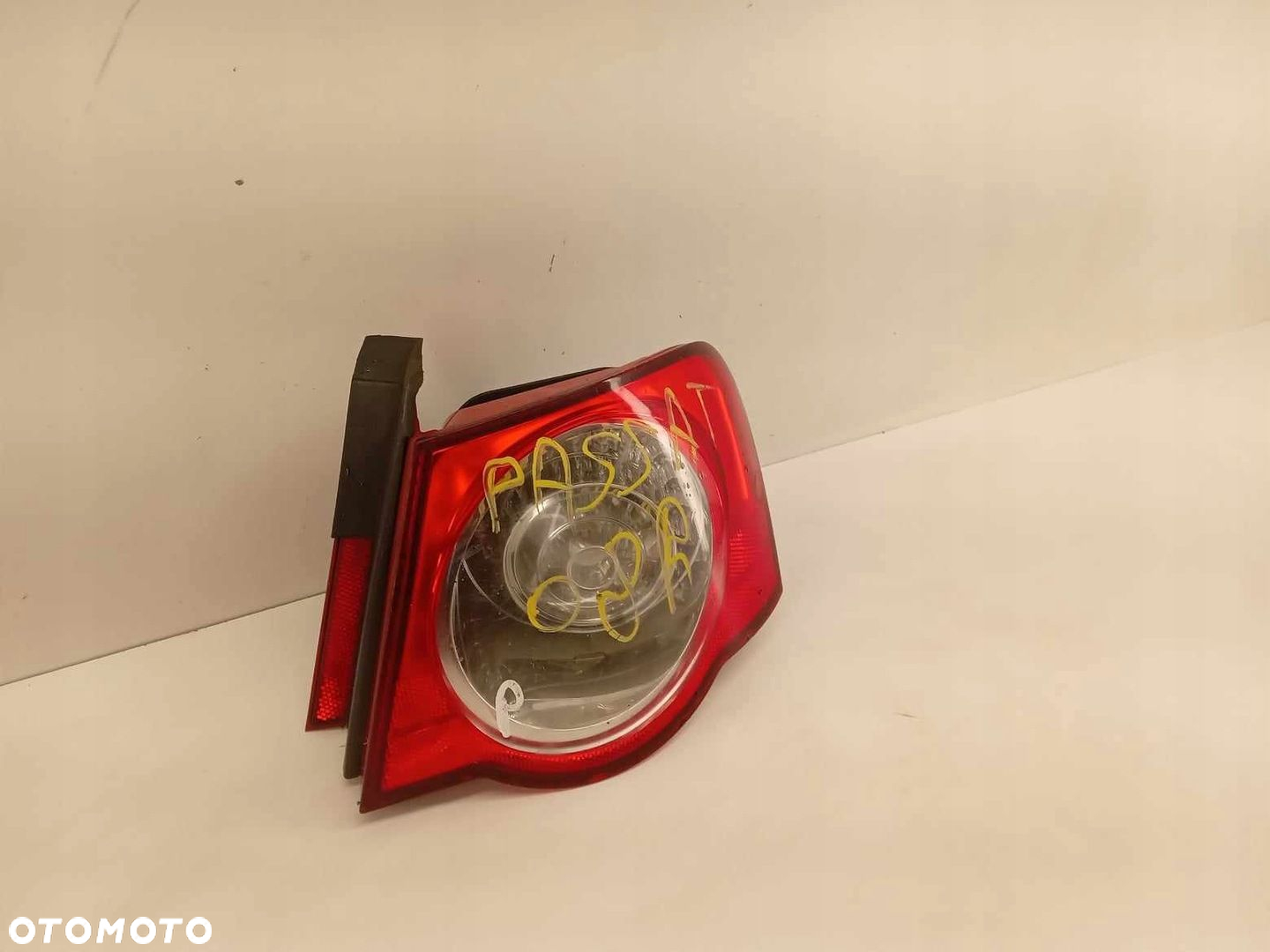 LAMPA PRAWA TYŁ TYLNA VW PASSAT B6 05-10 SEDAN - 2