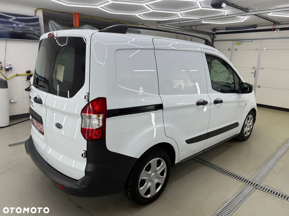 Ford Transit Courier - 3