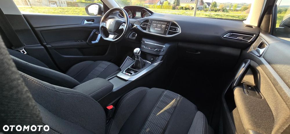 Peugeot 308 1.6 BlueHDi Active S&S - 28