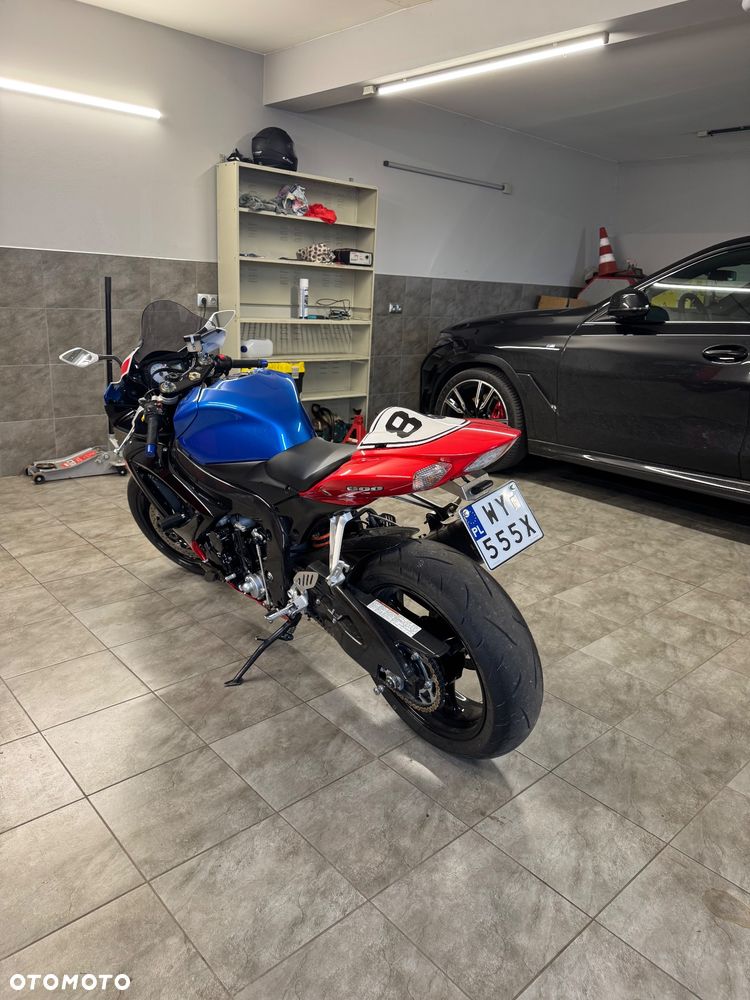 Suzuki GSX-R - 4