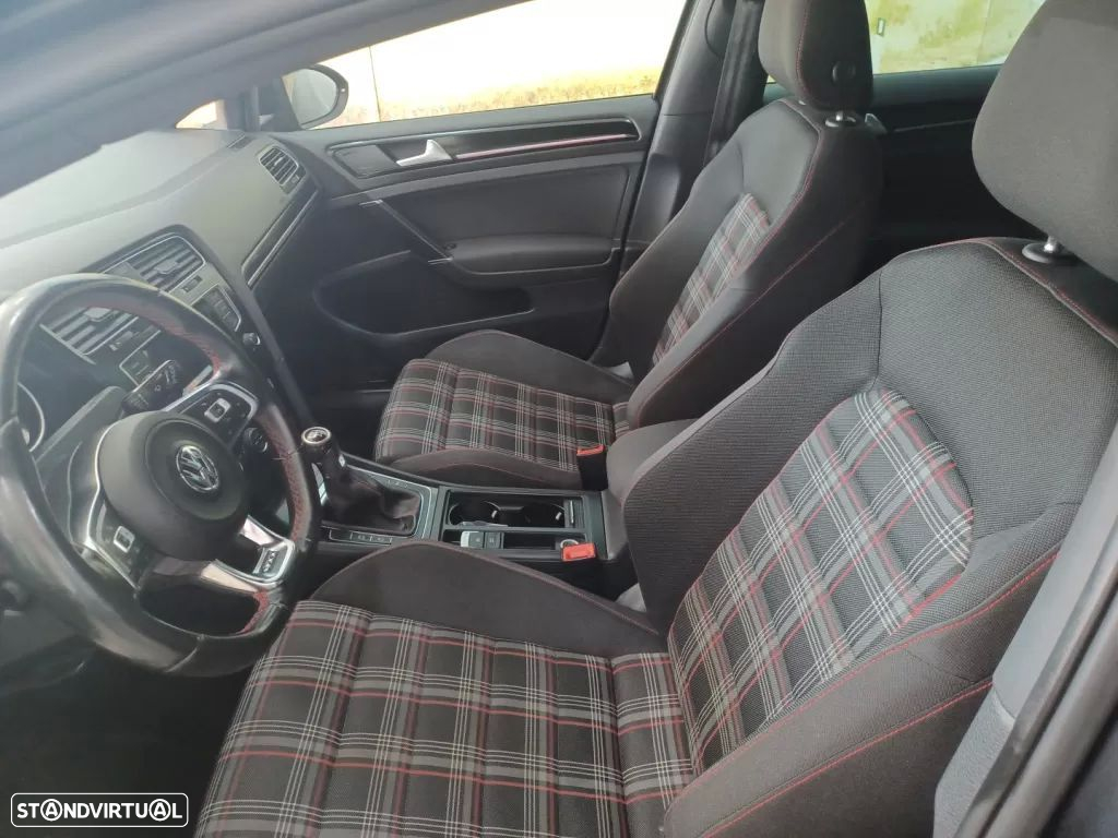 VW Golf 2.0 TSi GTi - 14