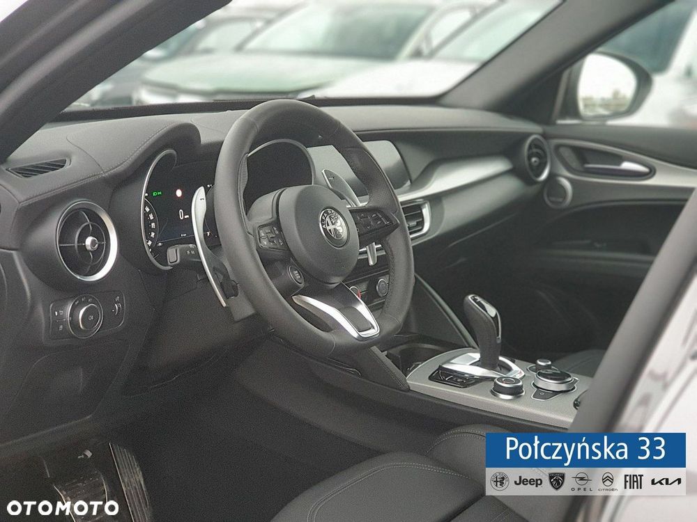 Alfa Romeo Stelvio - 12