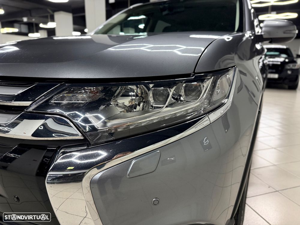 Mitsubishi Outlander 2.2 DI-D Intense+ - 11