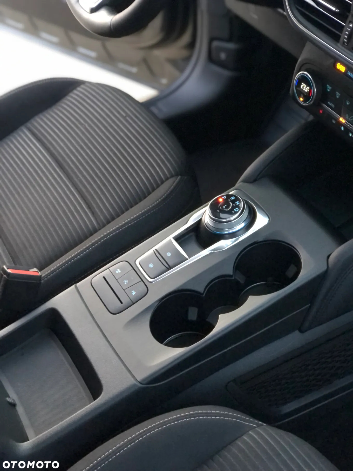 Ford Kuga 1.5 EcoBlue TITANIUM - 26