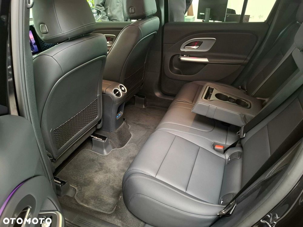 Mercedes-Benz GLB - 22
