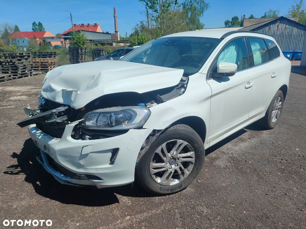 Volvo XC 60 D4 AWD Momentum - 6