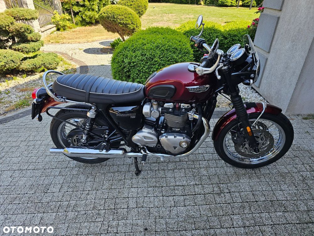 Triumph Bonneville - 7