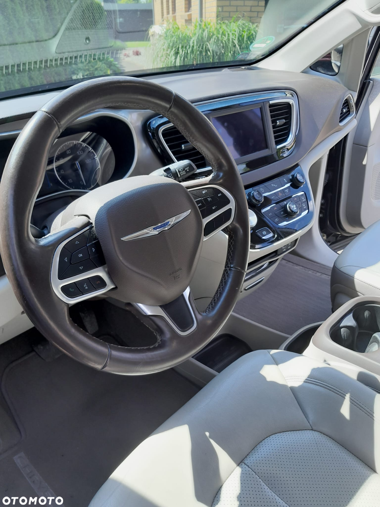 Chrysler Pacifica - 20