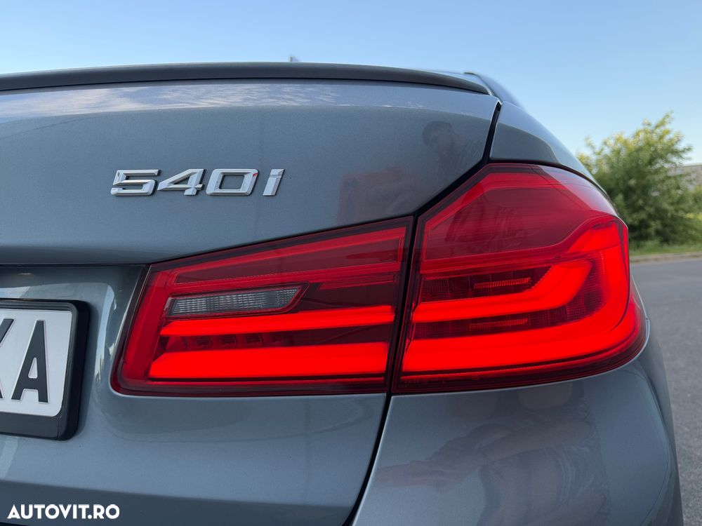 BMW Seria 5 540i xDrive AT - 11