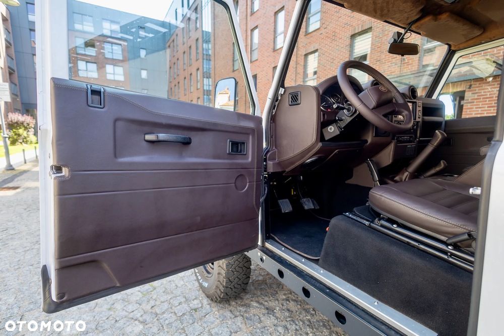 Land Rover Defender 2.2 TD4 E - 8