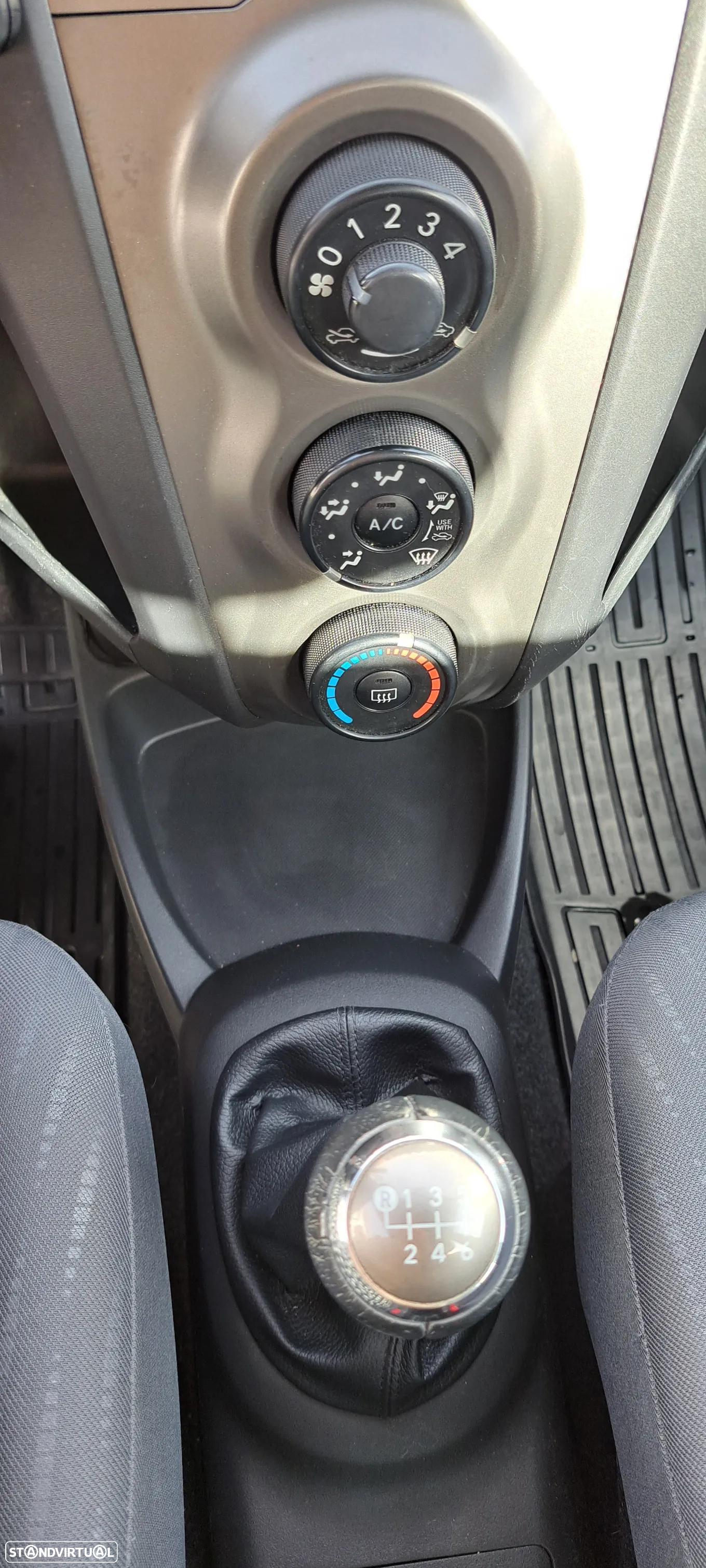 Toyota Yaris 1.4 D-4D AC Manual - 46